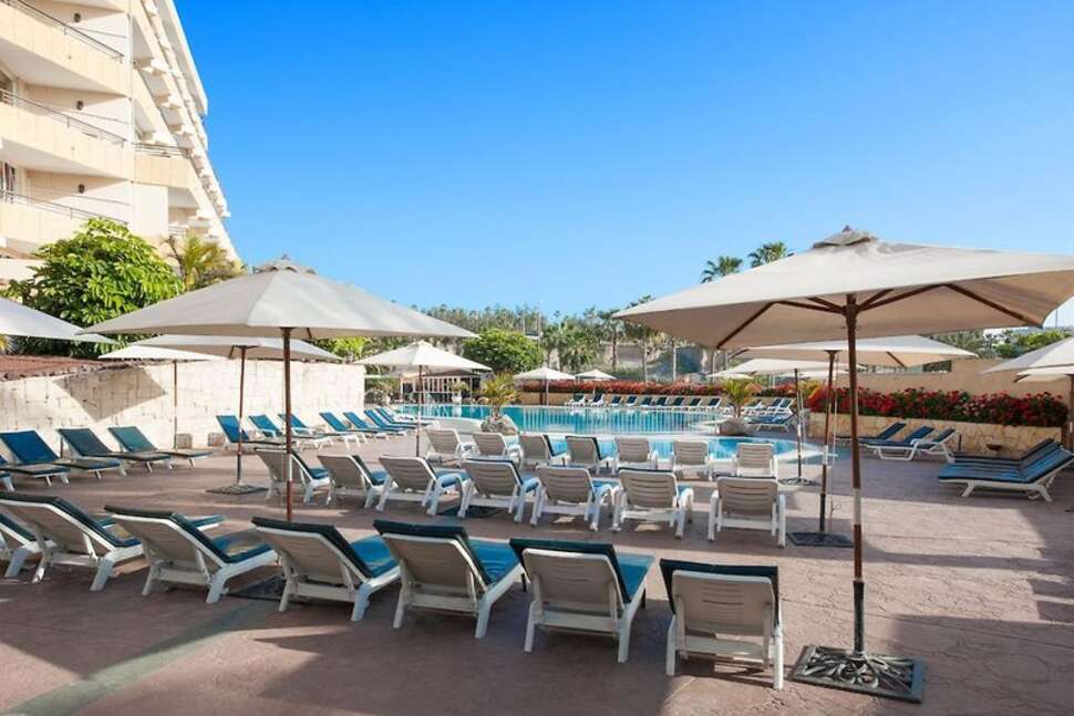 Een foto van het terras bij Ole Tropical Tenerife