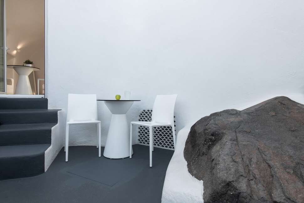 Een foto van White Concept Caves