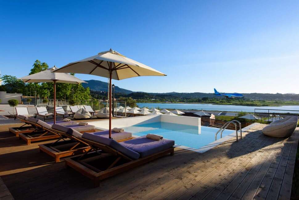 Ein Foto vom Pool im The Royal Grand Hotel