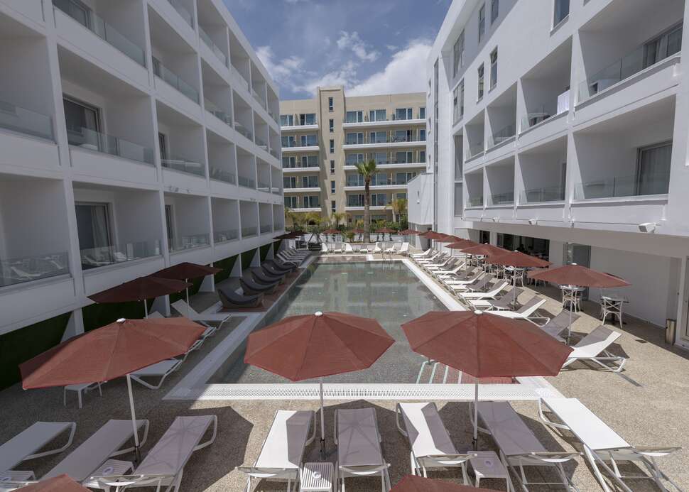 Een foto van het zwembad bij Kokkinos Boutique Hotel