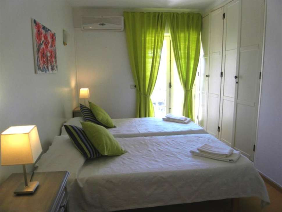 Ein Foto Old Village Apartments
