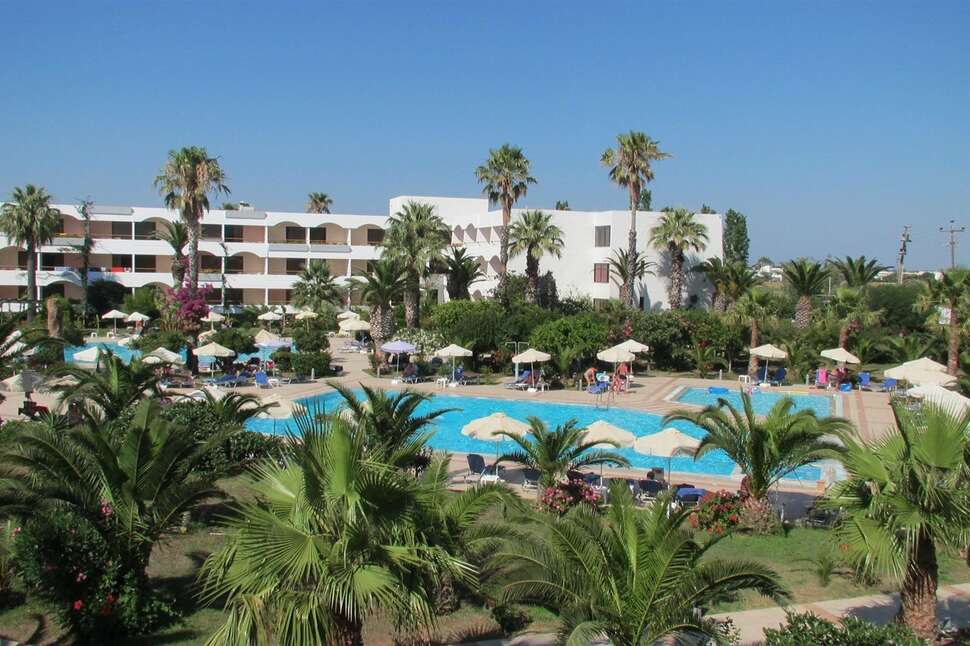 Een foto van het zwembad bij Tigaki Beach Hotel