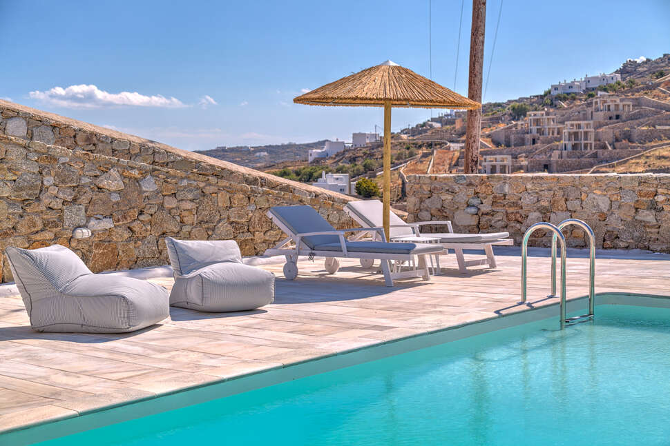 Een foto van het zwembad bij Senses Luxury Villas & Suites