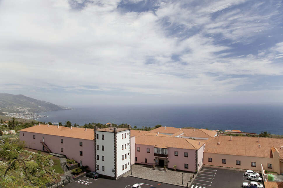 Ein Foto von der Außenansicht des Parador de La Palma