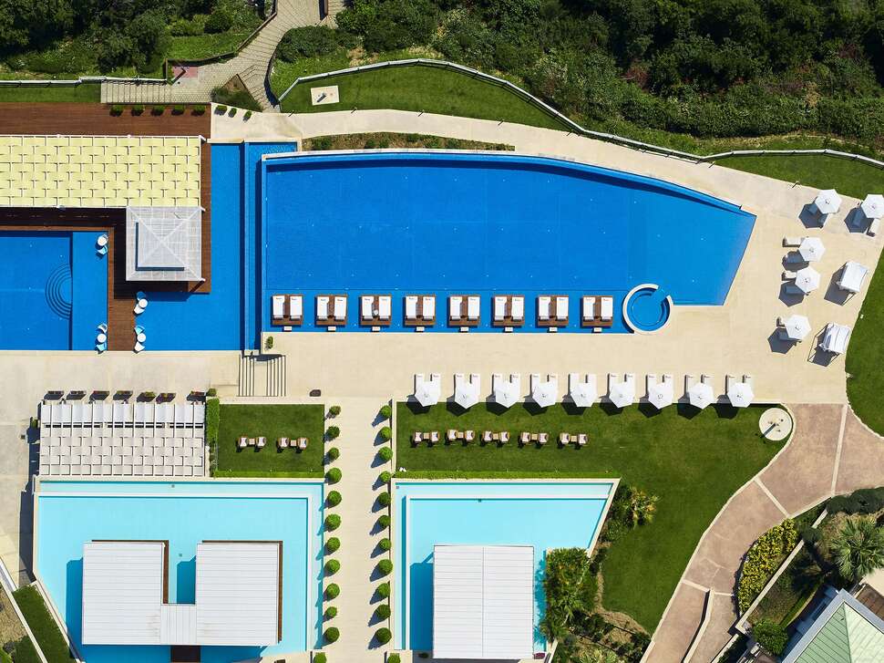 Een foto van het zwembad bij Cavo Olympo Luxury Hotel & Spa