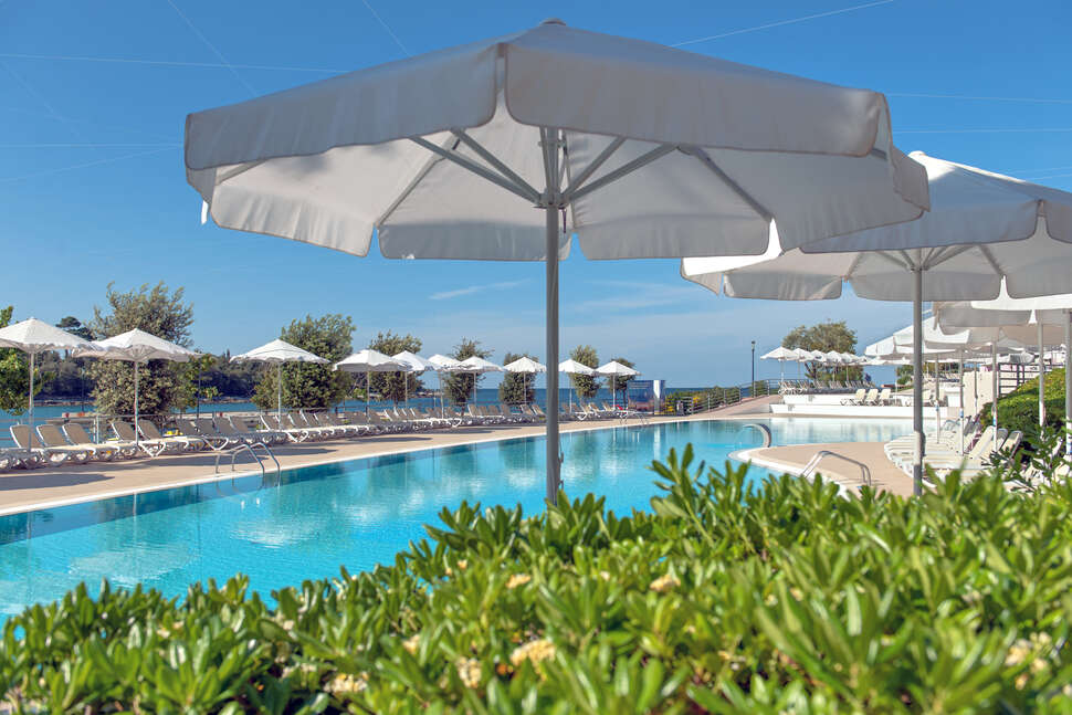 Ein Foto vom Pool im Maistra Select Island Hotel Istra