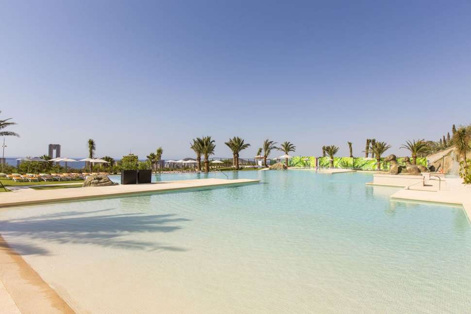 Een foto van het zwembad bij Four Points by Sheraton Costa Blanca Resort