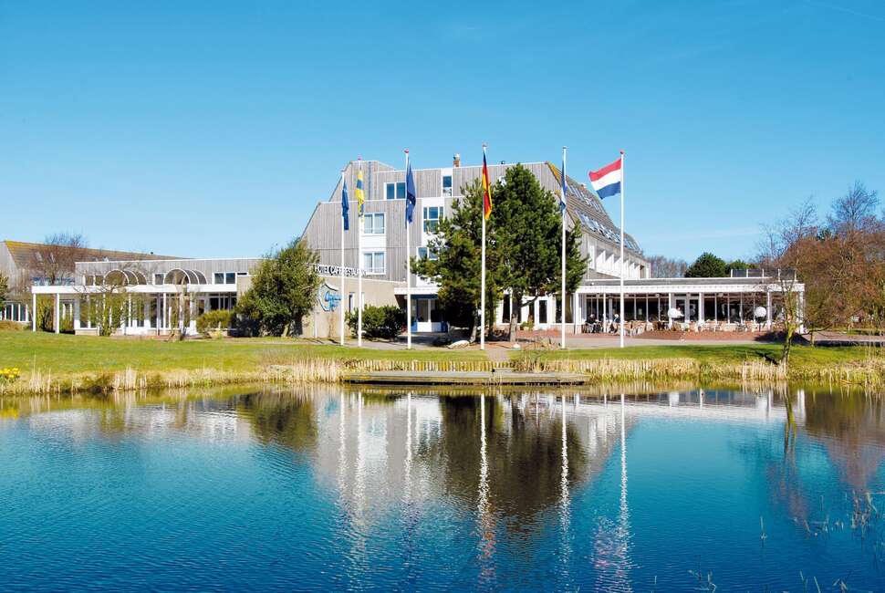 Een foto van de buitenkant van Fletcher Resort-Hotel Amelander Kaap