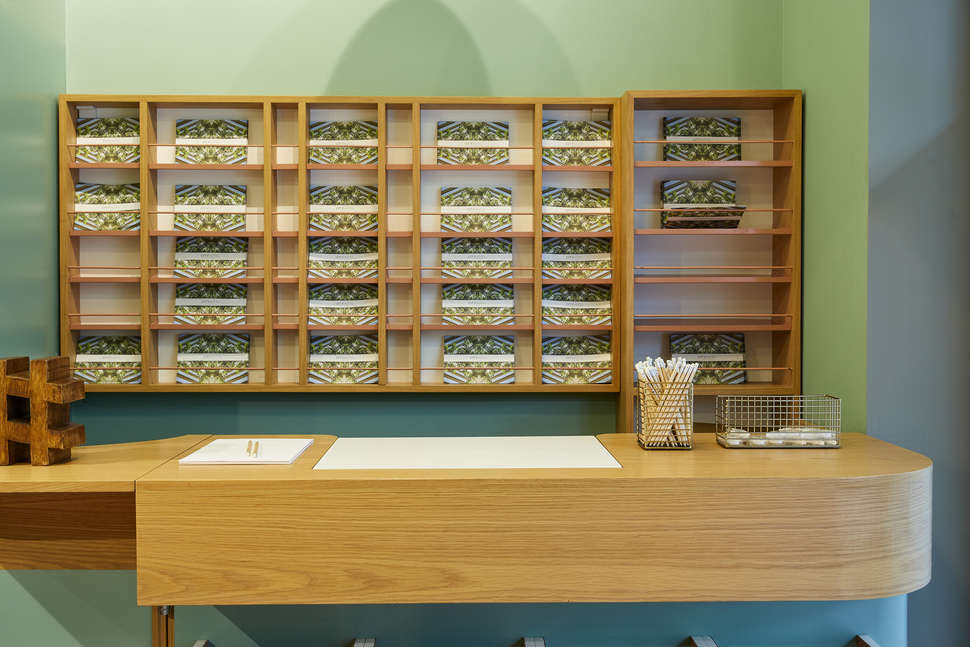 Een foto van het interieur van City Hotel Thessaloniki