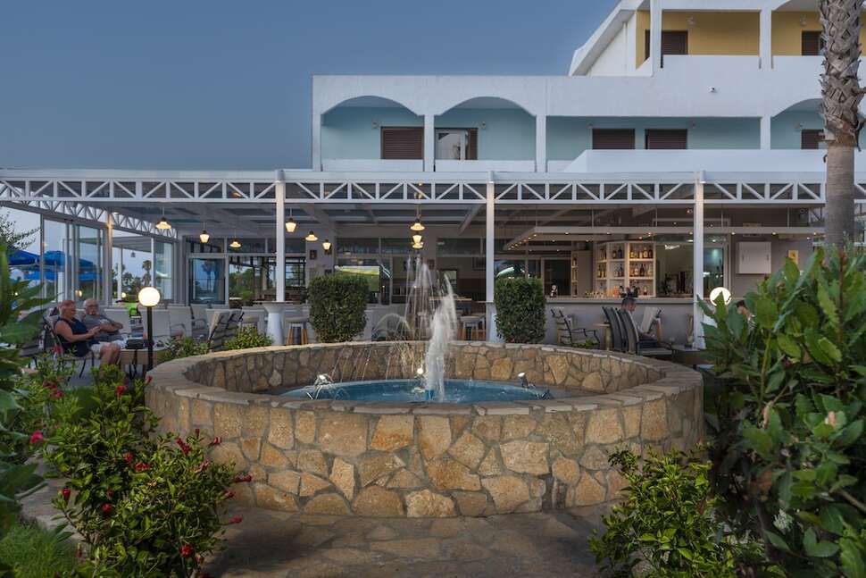 Een foto van de buitenkant van Hotel Tropical Sol