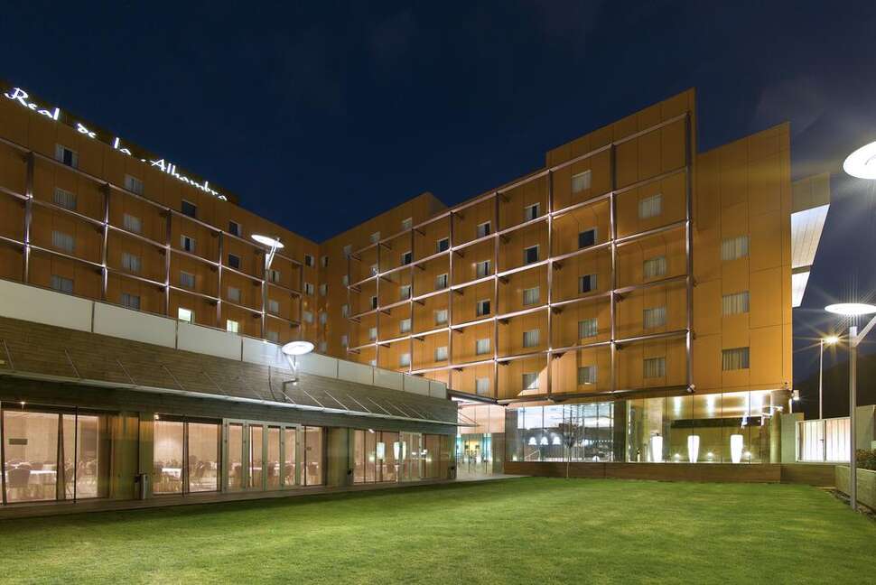 Een foto van de buitenkant van Hotel Macia Real de la Alhambra