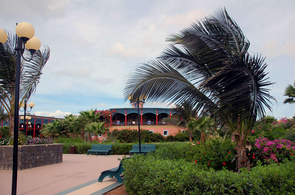 Een foto van de buitenkant van VOI Vila Do Farol Resort