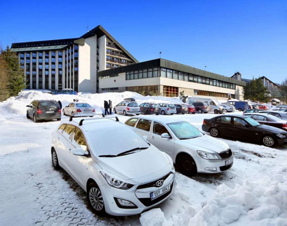 Een foto van de buitenkant van Wellness Hotel Svornost