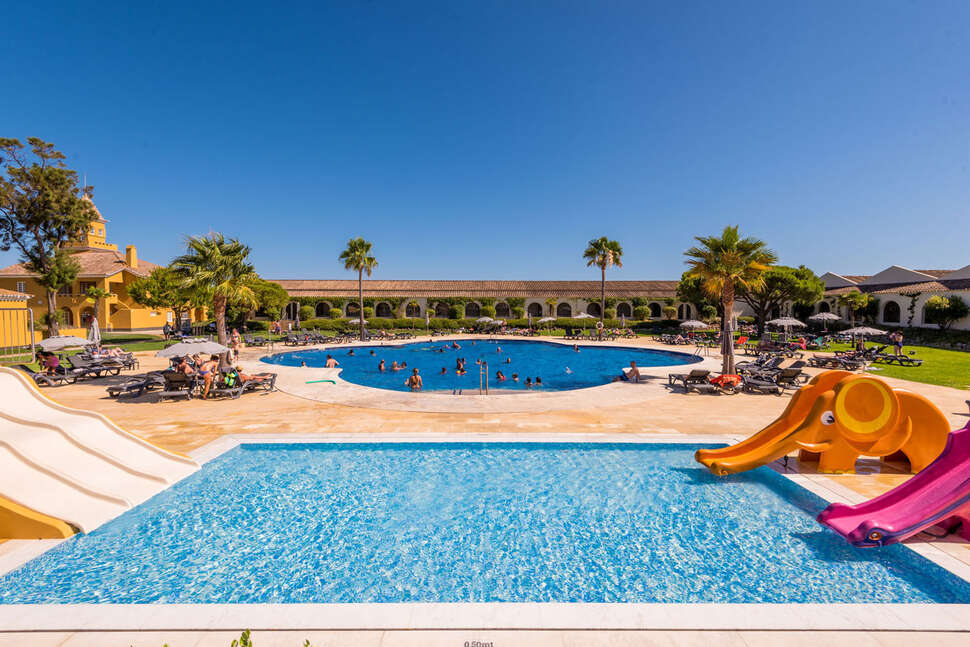 Ein Foto vom Pool im Vila Gale Albacora