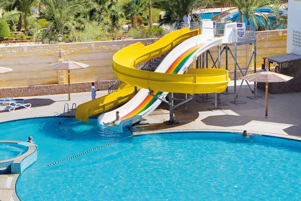 Ein Foto vom Pool im Palm Beach Resort