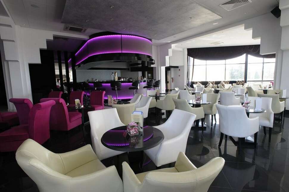 Een foto van de faciliteiten bij St. George Hotel Spa & Beach Resort