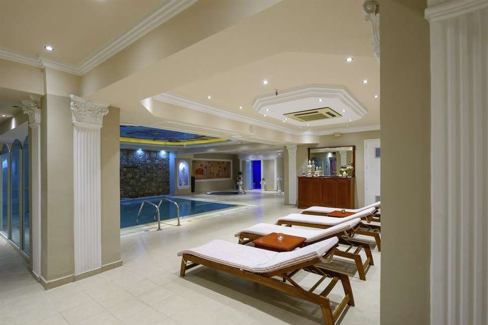 Een foto van het zwembad bij Secret Paradise Hotel & Spa