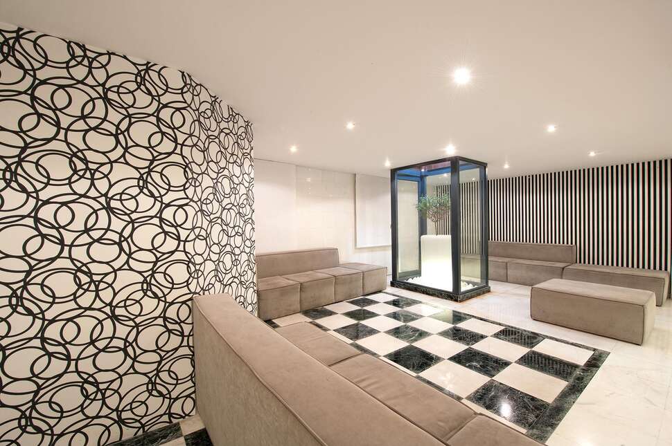 Een foto van het interieur van Heronissos Hotel