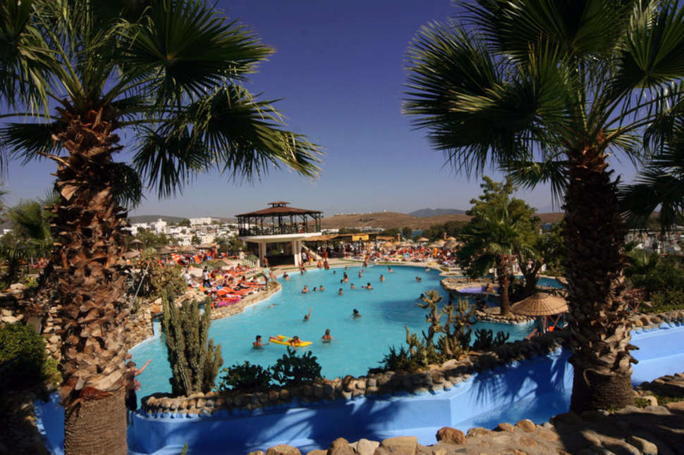 Een foto van het zwembad bij Phoenix Sun Hotel Bodrum