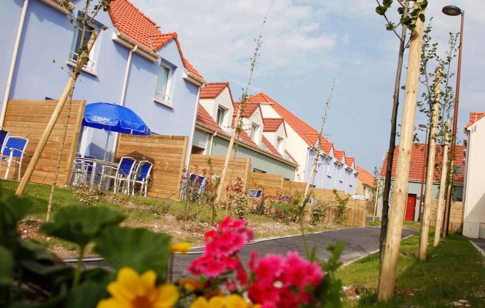 Een foto van de buitenkant van Residence Odalys Les Villas de la Baie