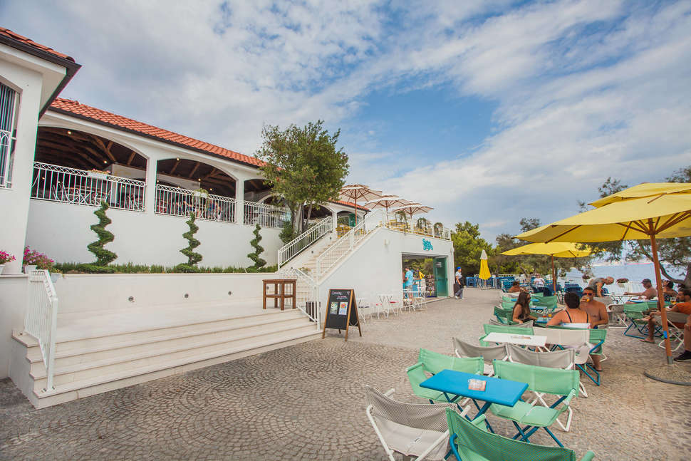 Een foto van de buitenkant van Amadria Park Camping Trogir