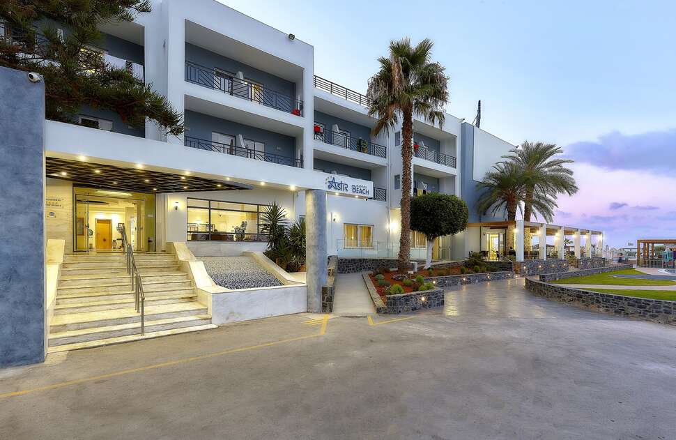 Een foto van de buitenkant van Hotel Astir Beach