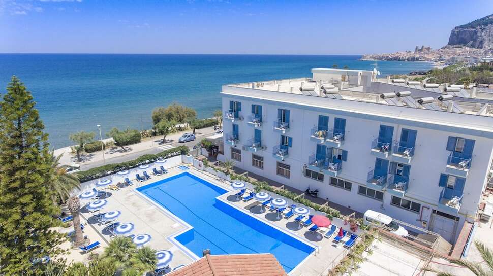 Ein Foto Hotel Tourist Cefalu
