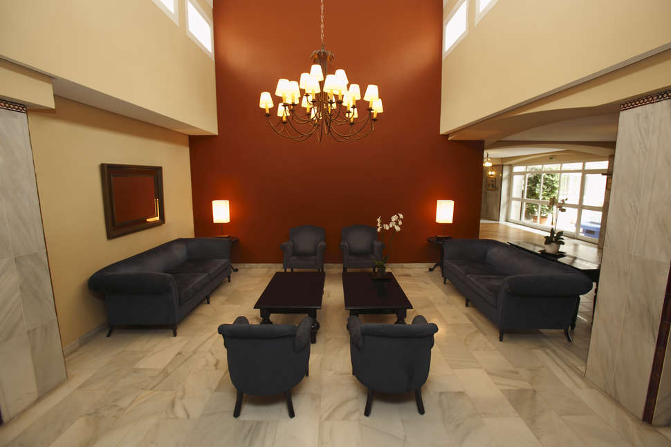 Een foto van het interieur van Hotel Occidental Puerto Banus