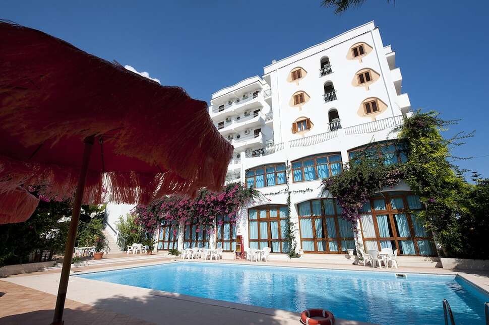 Een foto van het zwembad bij Hotel Degli Aranci Vieste