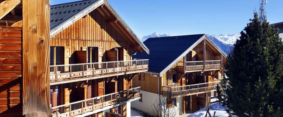 Een foto van de buitenkant van Les Chalets des Cimes