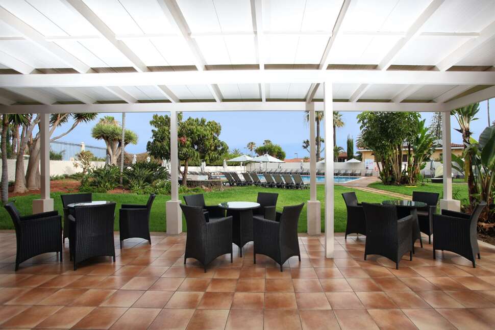 Een foto van het terras bij Hotel O7 Tenerife
