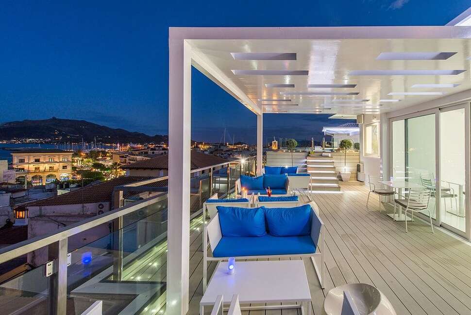 Een foto van het terras bij Diana Hotel Zakynthos