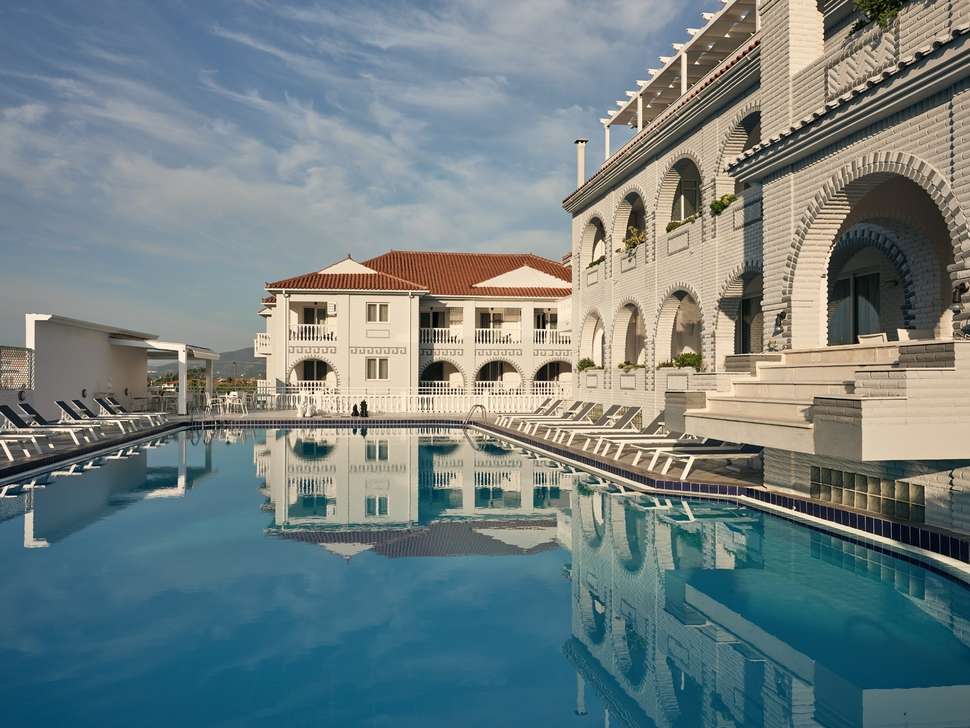 Een foto van het zwembad bij Meandros Boutique & Spa
