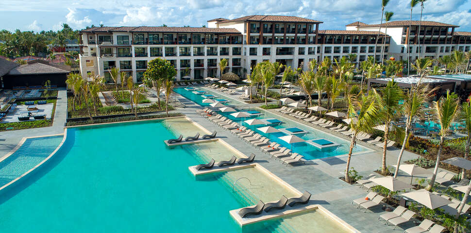Een foto van het zwembad bij Adults Only Club At Lopesan Costa Bavaro Resort