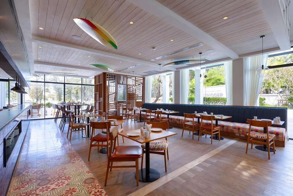 Ein Foto Outrigger Surin Beach Resort