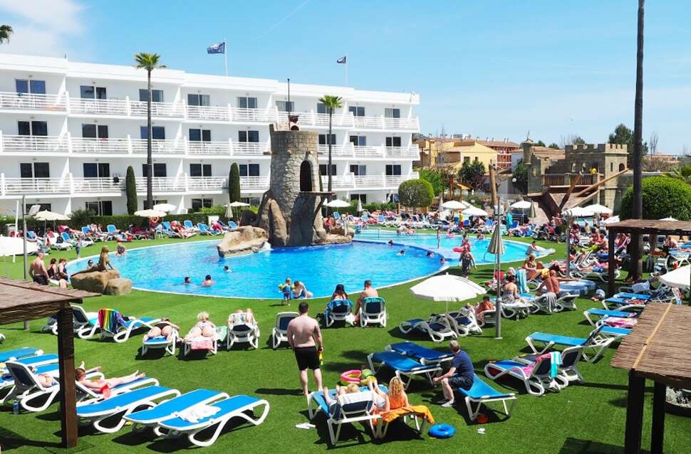 Een foto van een overzicht van Pirates Village Appartementen