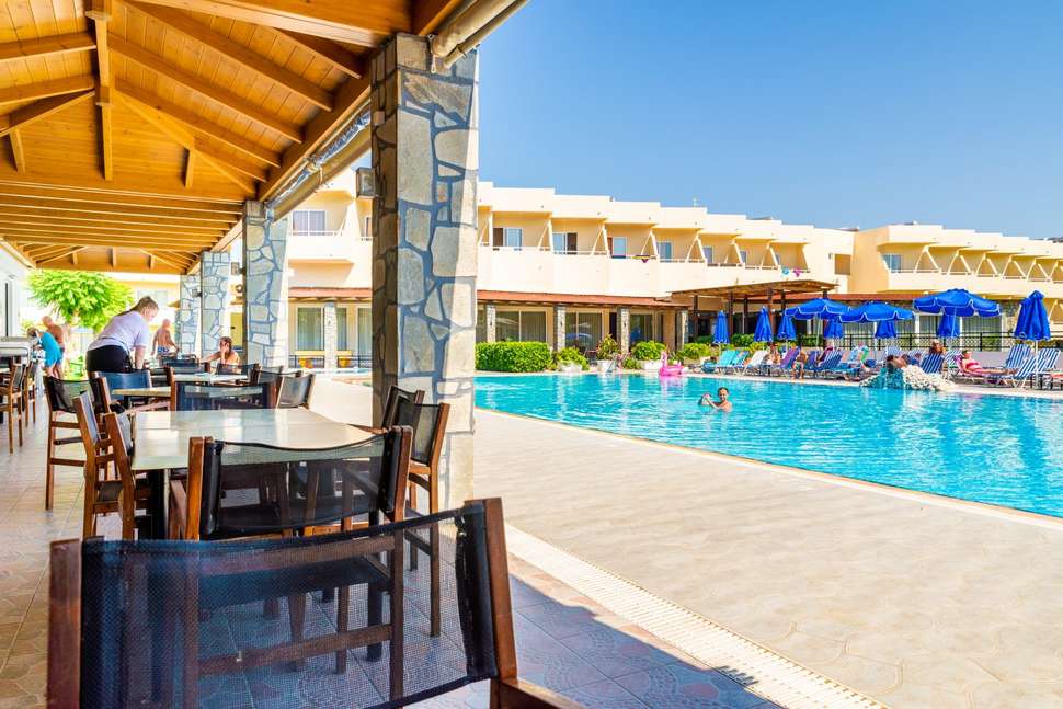 Een foto van het terras bij Hotel Relax