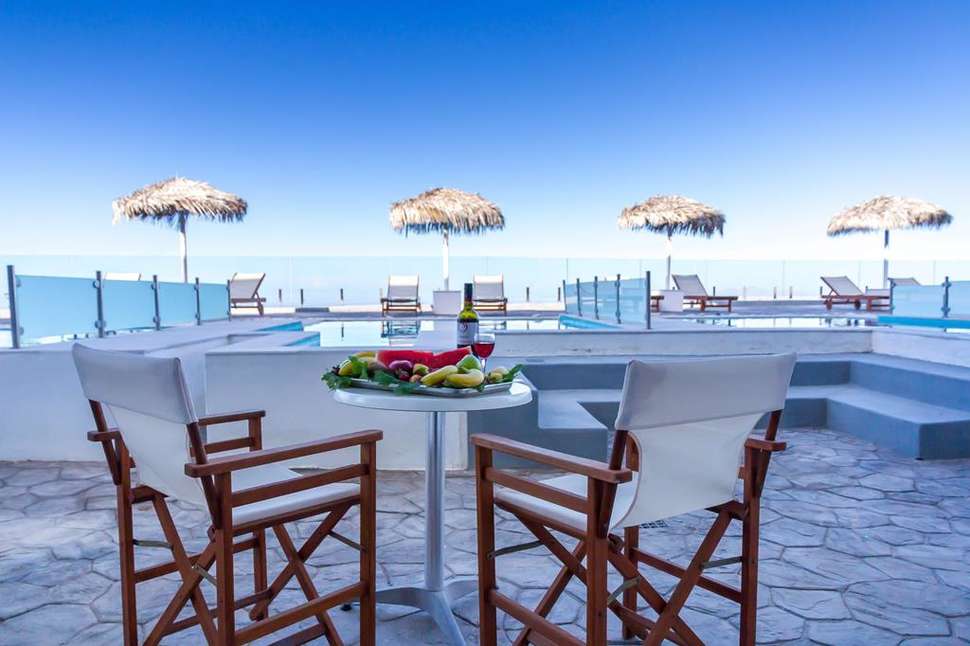 Een foto van het terras bij Splendour Resort