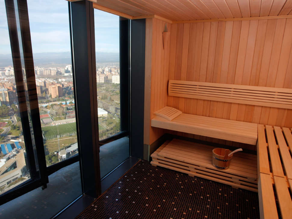 Een foto van de faciliteiten bij Eurostars Madrid Tower Hotel