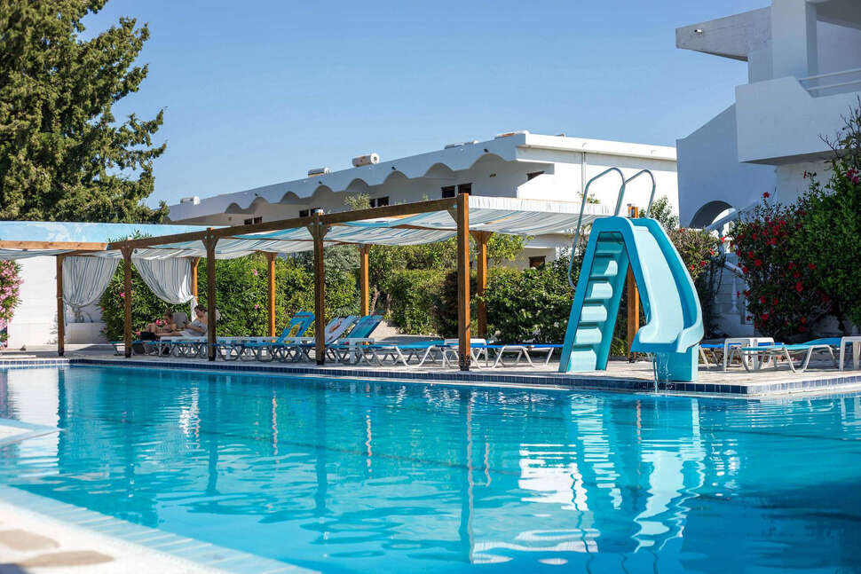 Een foto van het zwembad bij Belvita Hotel
