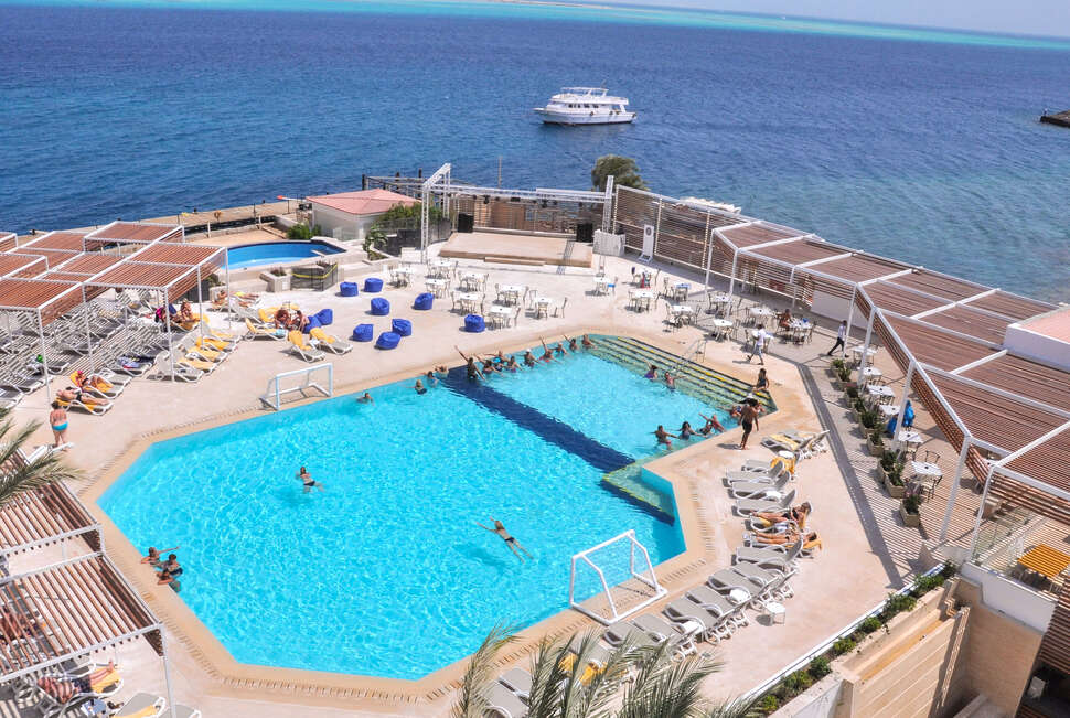 Een foto van het zwembad bij Sunrise Holidays Resort