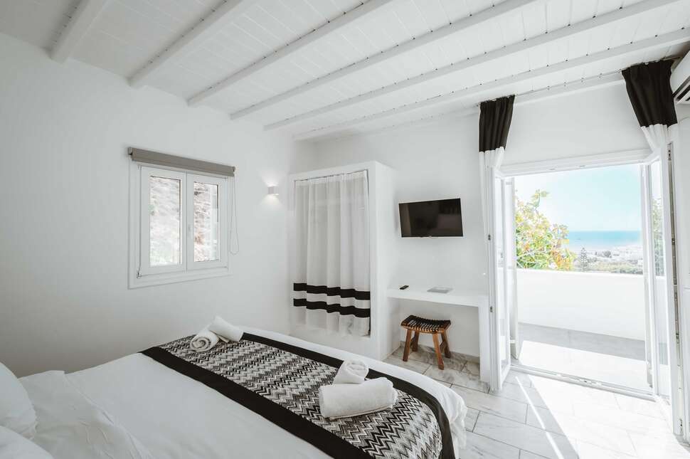 Een foto van Mr & Mrs White Mykonos
