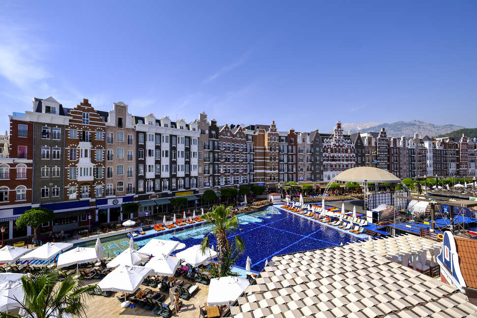 Een foto van het zwembad bij Orange County Kemer Resort Hotel