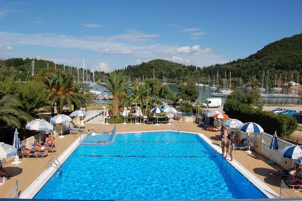 Een foto van het zwembad bij Hotel Athos