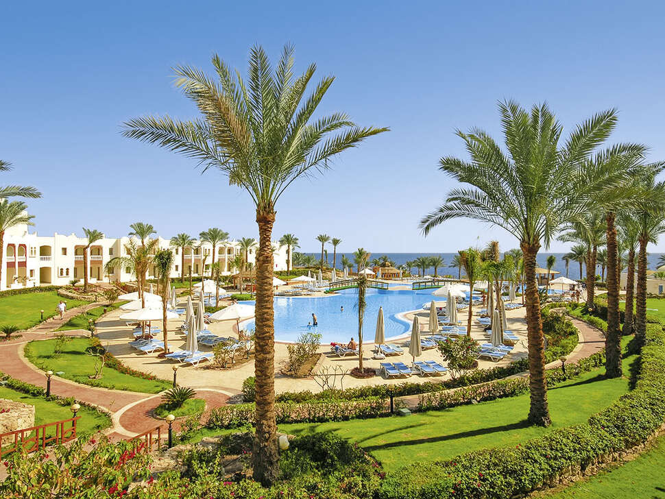 Een foto van het zwembad bij Sunrise Diamond Beach Resort