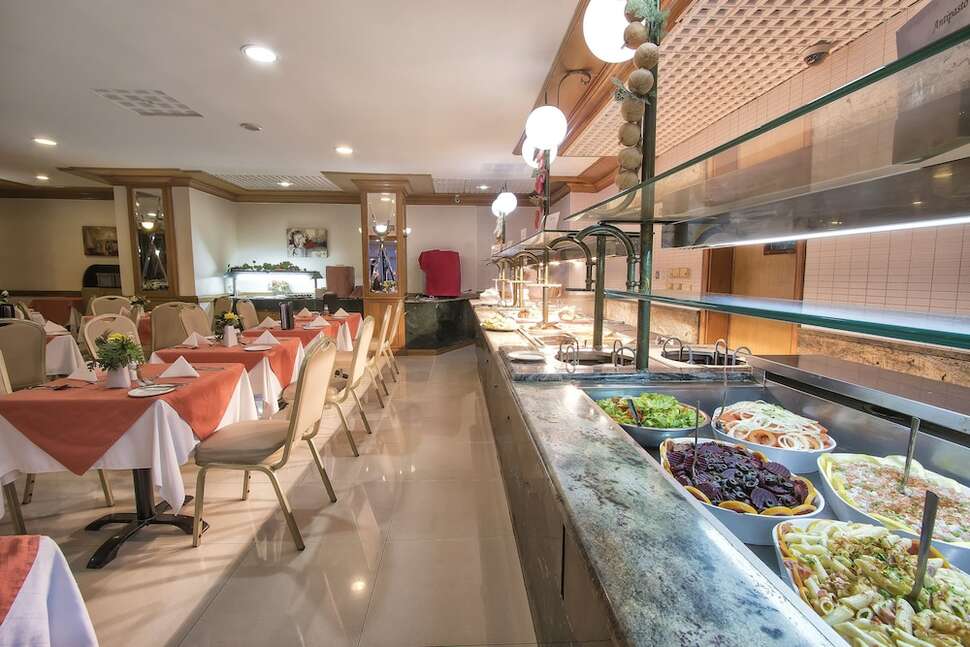 Een foto van de faciliteiten bij Canifor Hotel