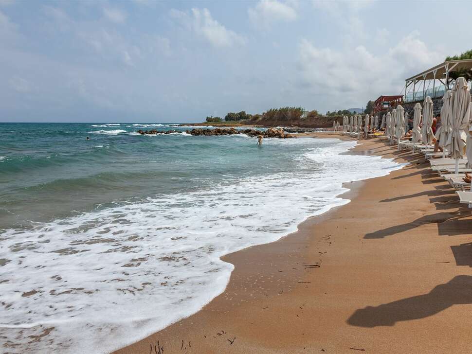 Een foto van het strand bij Harmony Rethymno Beach Hotel