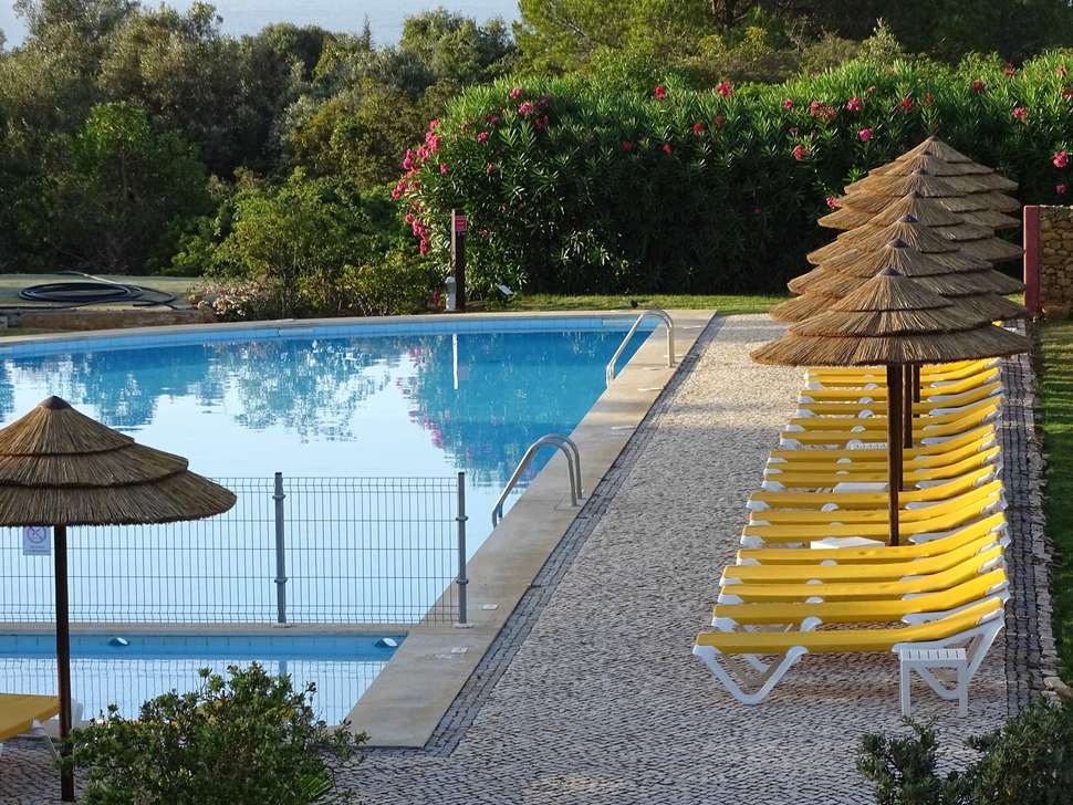 Ein Foto vom Pool im Luzmar Villas