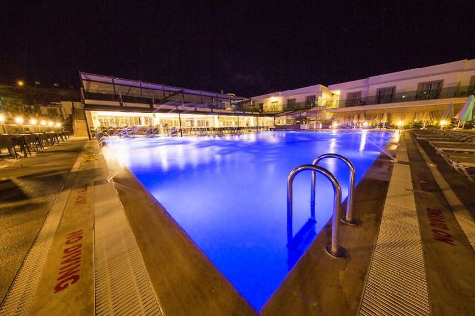 Een foto van het zwembad bij Jasmin Beach Hotel