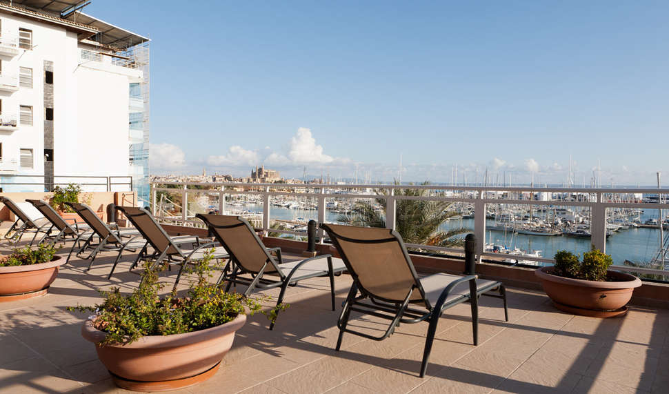 Een foto van het terras bij Hotel Mirador